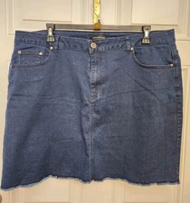 NWT ASHLEY STEWART Blue Denim Flat Front Frayed Hem Short Jean Skirt Sz Plus 22