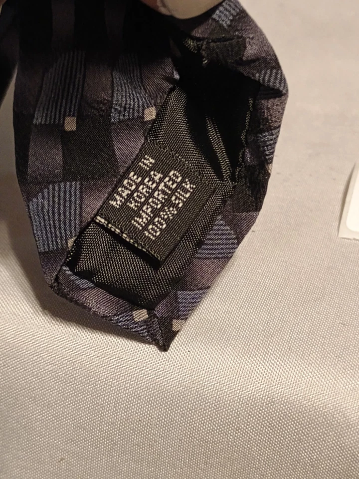 Винтажный мужской шелковый галстук 70-х Van Heusen серый сине-черный геометрический 56 дюймов длина 4 дюйма ширина - Изображение 4 из 4