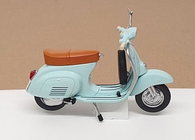 Norev 1/18 Scale 182081 - Vespa 50 N Scooter Motorbike