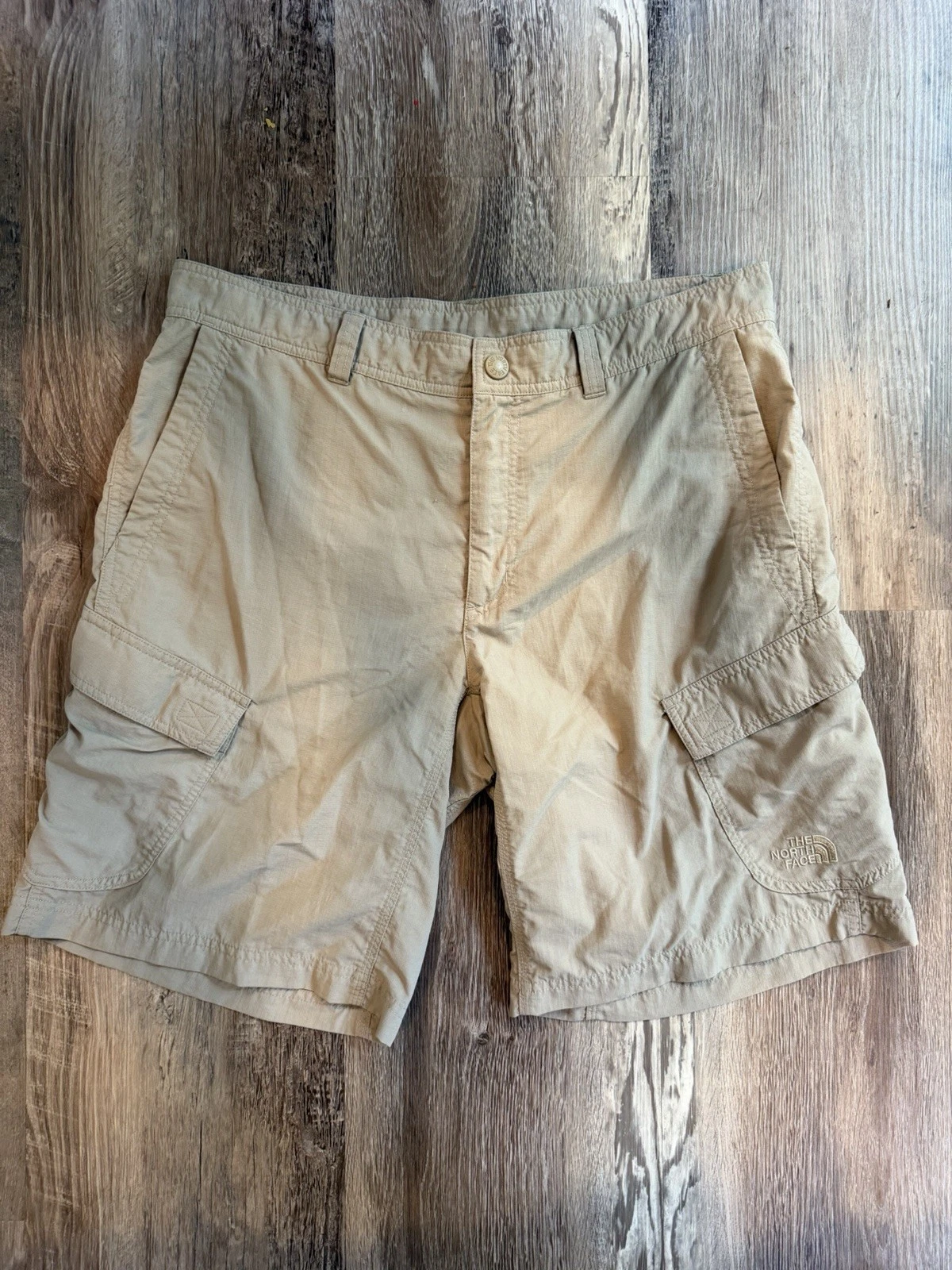 The North Face Mens 34 Horizon Cargo Utility Shorts Beige Lightweight Hiking