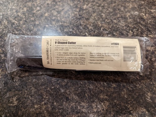 Retired Pampered Chef V-Shaped Cutter #1160 New Gift Stocking Stuffer KNIFE nos - 第 4/5 張圖片