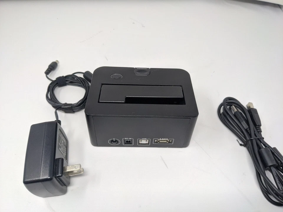 Thermaltake ST0005U BlacX SATA HDD Docking Station - Image 2 of 3