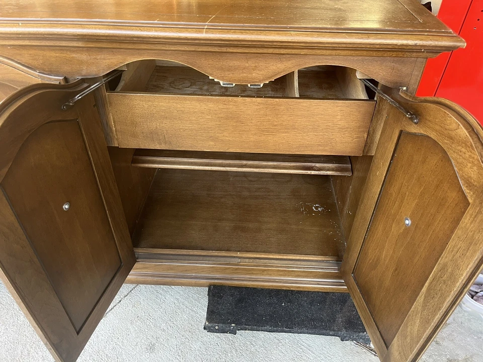 Muebles Drexel Heritage vintage Credenza acento francés incorporados 1/62 Foto 3 de 4