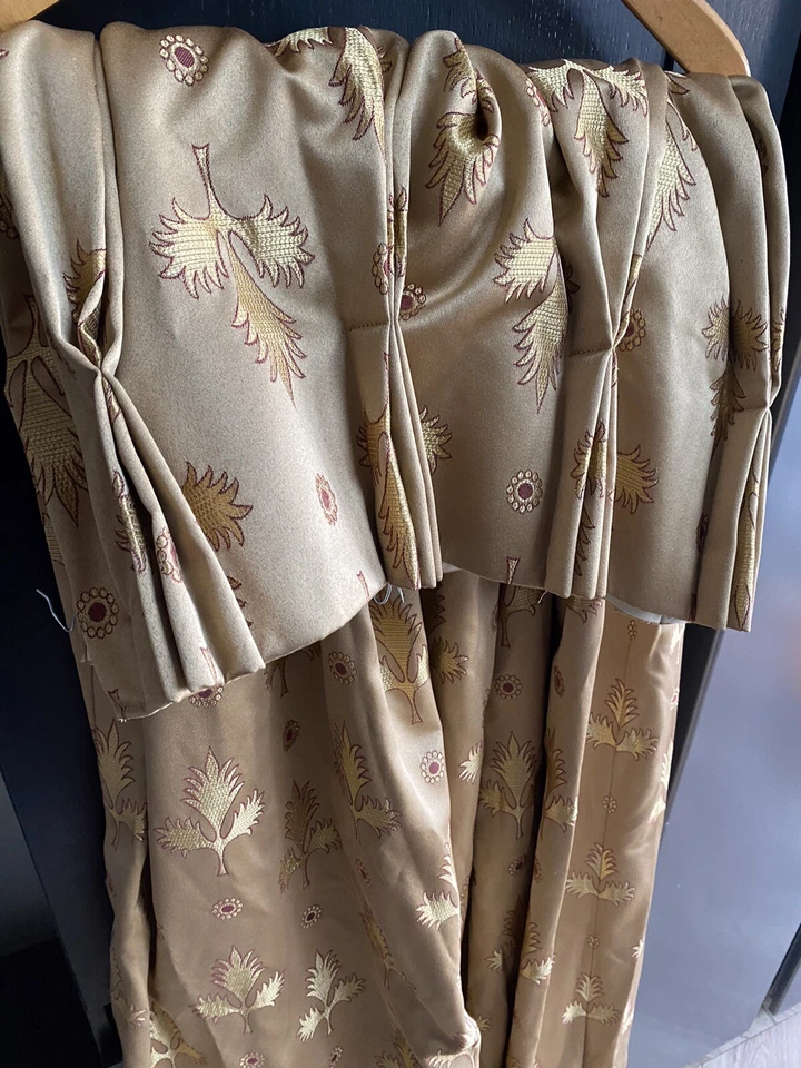  Brocado dorado Villa Nova interlineado triple pellizco W120xD190 Foto 4 de 4