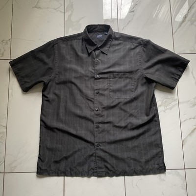 Mens Arrow short sleeve shirt. Size: L. Color : Dark Brown Almost Black Plaid.