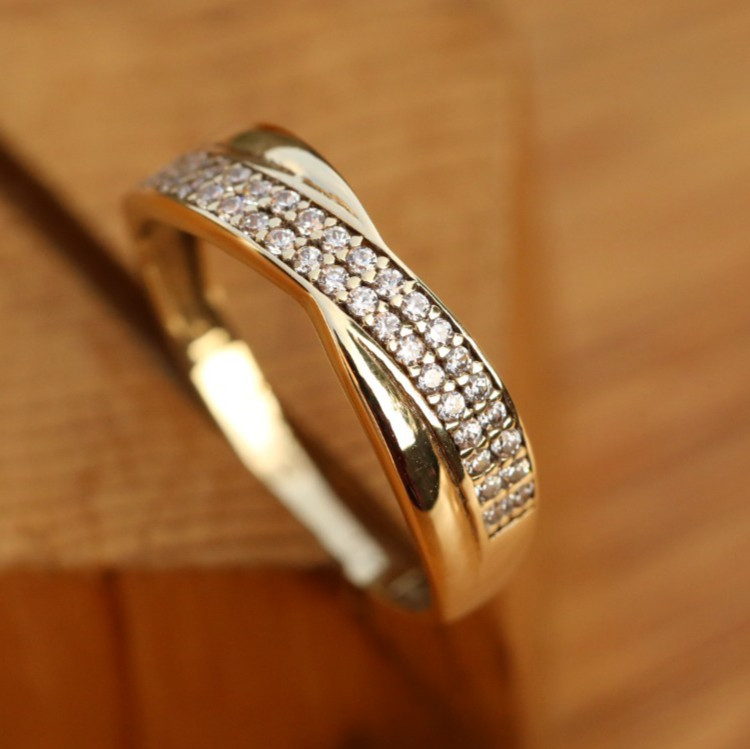 Crossover Ring with CZs