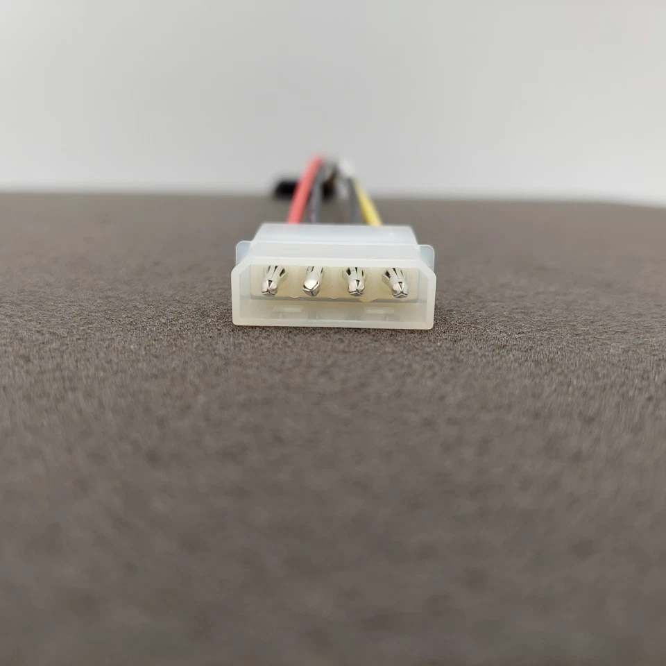 LOT OF 50 SATA Power Female to Molex Male Adapter Converter Cable - Image 3 of 4