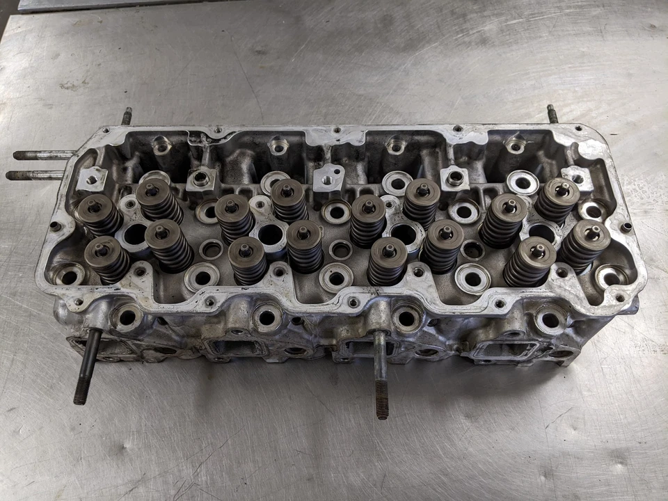 Culata izquierda para 06-10 Chevrolet Silverado 2500 HD 6.6 12690608 diésel Foto 2 de 4