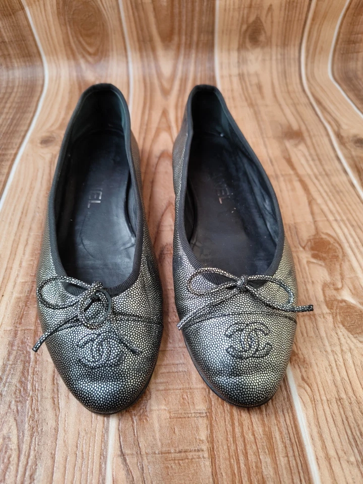 CHANEL Black/Silver Leather CC Cap toe Bow Ballerina Flat EU 37C US 7 - Image 4 of 4