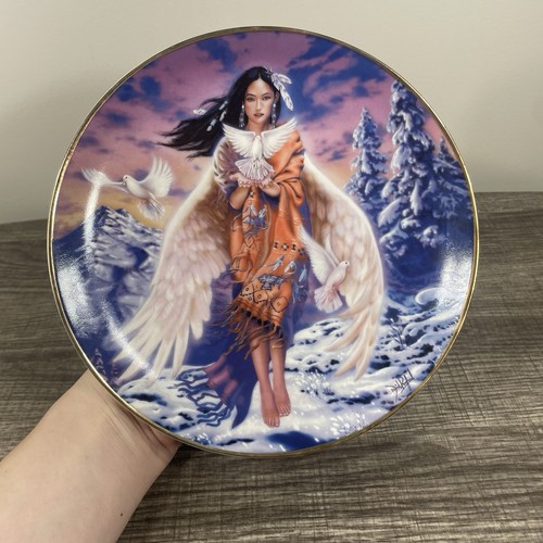 Franklin Mint Heirloom Collection "Spirit of the Snow Dove" Plate - Picture 2 of 3