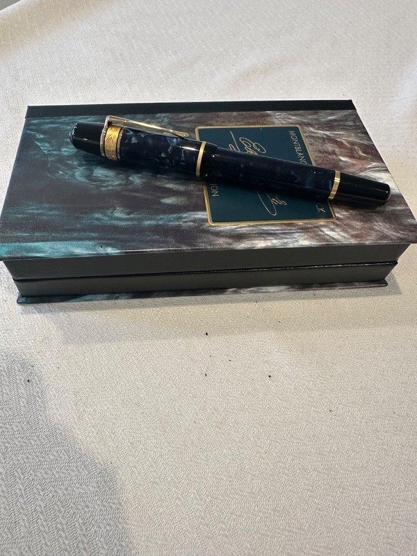 Mont Blanc Limited Edition Edgar Allen Poe  14 k gold nib