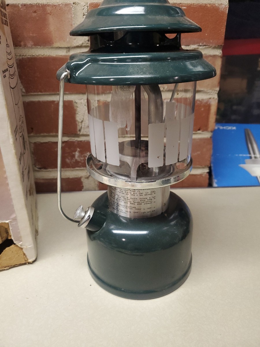 COLEMAN MODEL 288 CL2 DUAL MANTLE ADJUSTABLE LANTERN With BOX (12
