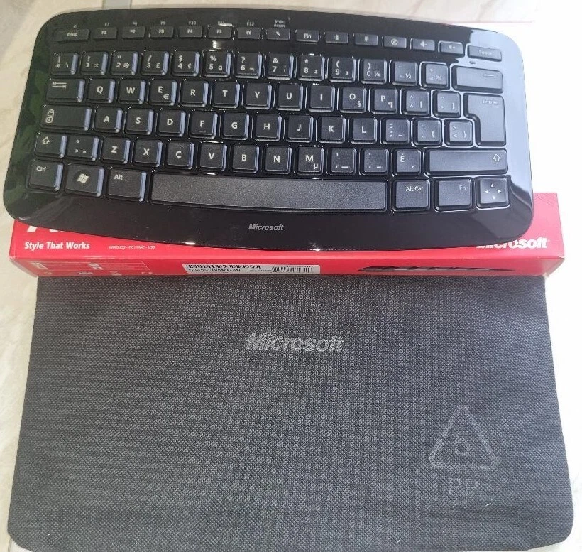 Microsoft Arc Wireless Keyboard Model J5d-00004 FRENCH Keyboard. BRAND NEW - Image 3 of 4