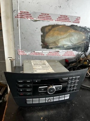 2012 MERCEDES W204 C200 SAT NAV RADIO CD DVD HEAD UNIT A2049005908 - Image 1 of 4