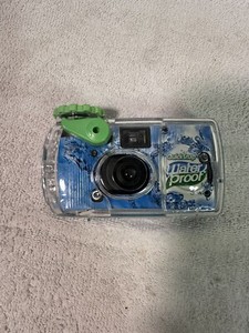 Fujifilm QuickSnap Waterproof Disposable Camera 35mm - 24 Exposures