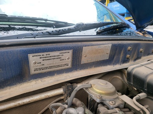 Mitsubishi Magna Right Head Light TL 10/2004-08/2005 - Picture 6 of 6