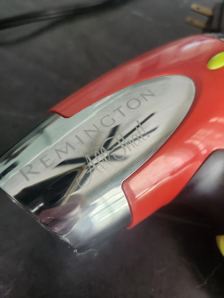 Secador de pelo compacto Remington Red "All That" secado rápido sin frizz Ion D3310 Foto 2 de 4