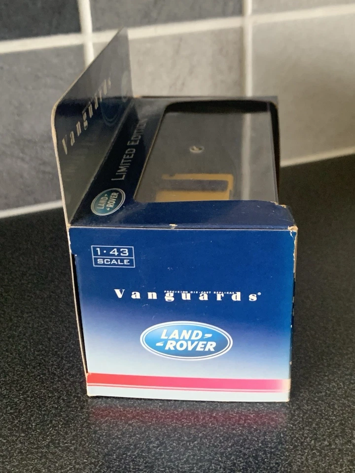 Corgi Vanguards VA09700 1/43 Land Rover Defender Sunderland Search & Rescue Box - Image 4 of 4