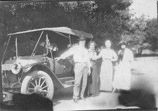 Antique 1915 Buick Model 25 Touring Car 1910s Photo Men Women Posing