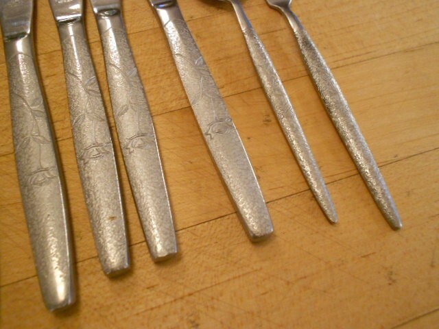 5 SALAD FORKS ONLY NASCO FLEUR STAINLESS Textured Flatware  5 SALAD FORKS