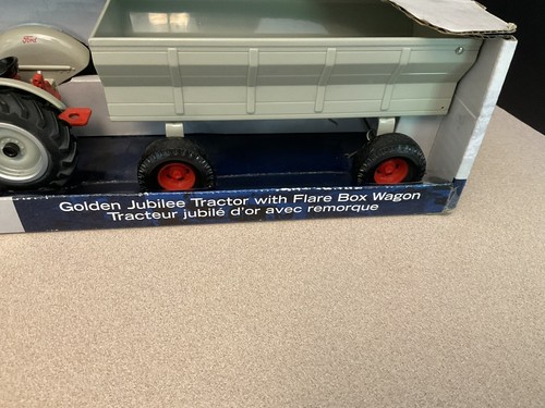 New! 1/16 Scale ERTL FORD Golden Jubilee Tractor With Flare Box Wagon. - Picture 2 of 9