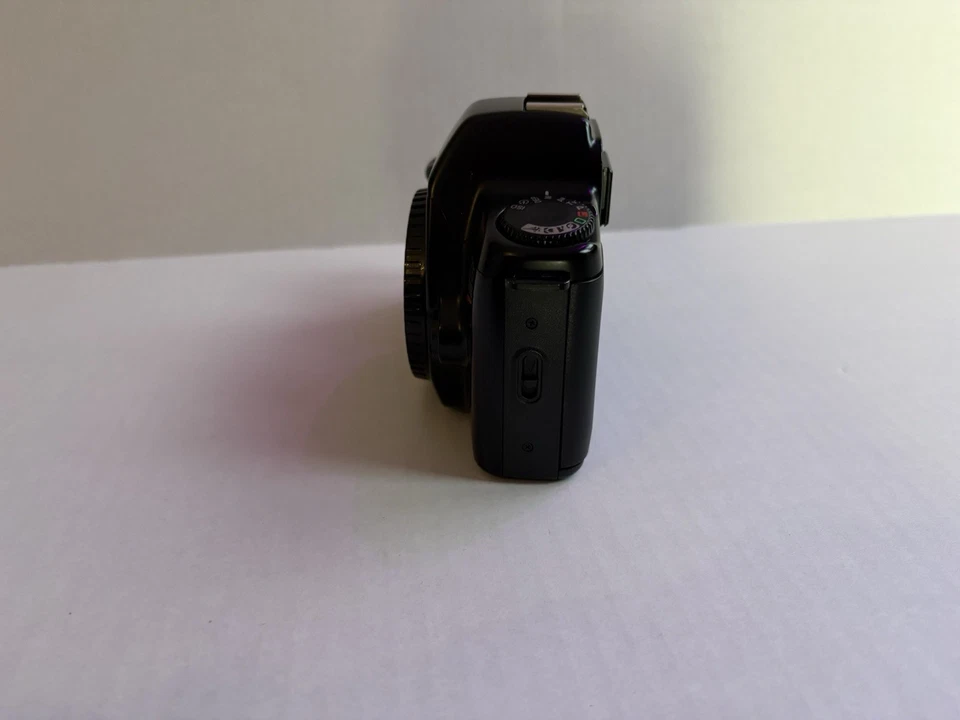 Cuerpo de cámara fotográfica Canon EOS Rebel 35 mm original - baterías probadas incluidas Foto 3 de 4