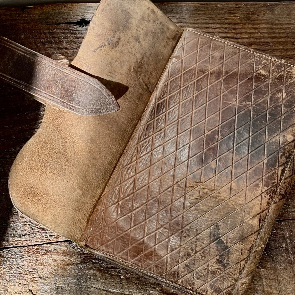 Vintage Leather Two Fold Wallet Early 1900s Scotland UNIQUE Historic Find Rare - Image 2 of 4