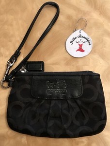 small wristlet wallet