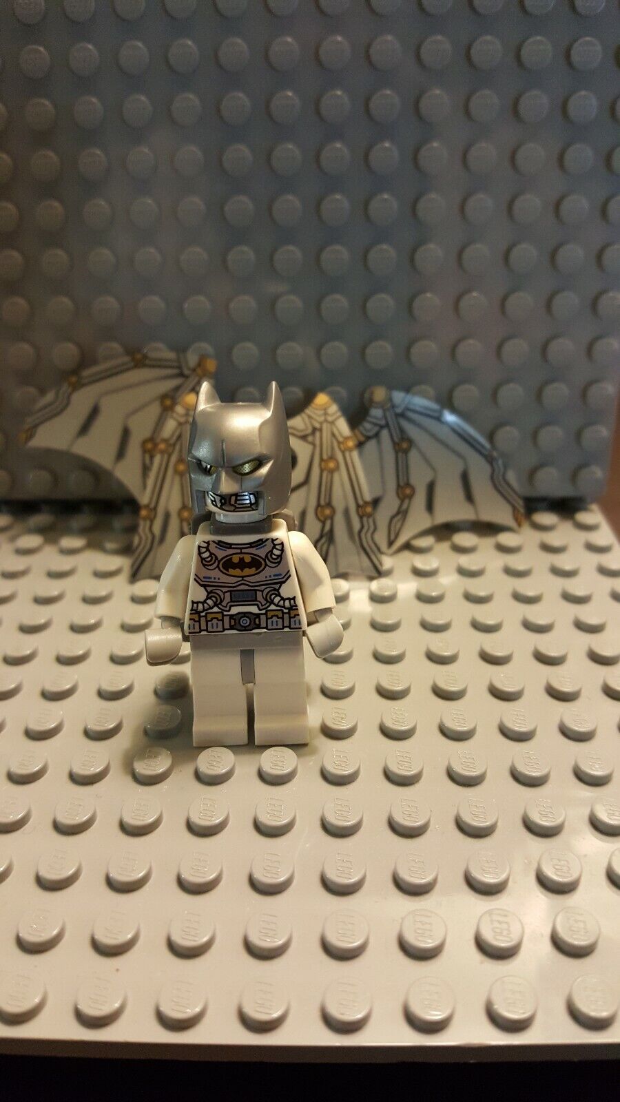 LEGO Batman with Wings and Jetpack Minifigure without Angular Ears