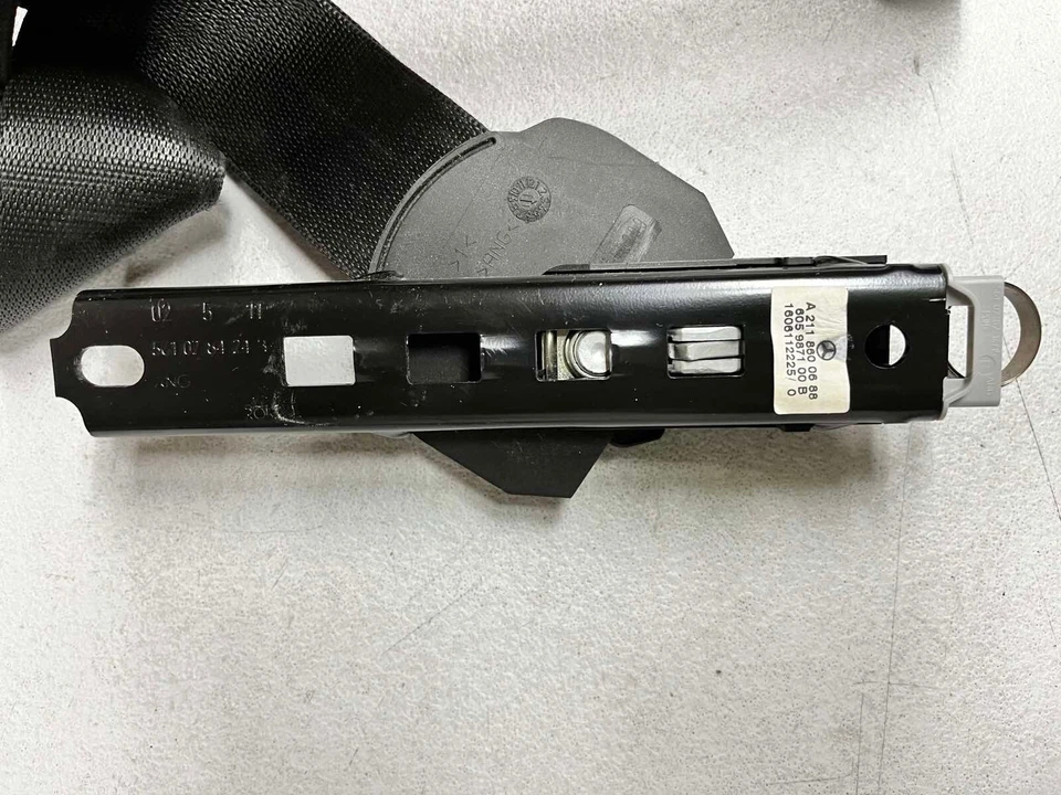 2010-2012 Mercedes Benz GL450 X164 OEM Front Left Seat Belt Retractor - Изображение 2 из 4