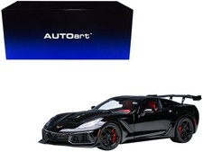 Autoart 71276 1/18 2019 Chevrolet Corvette C7 ZR1 Black with Carbon