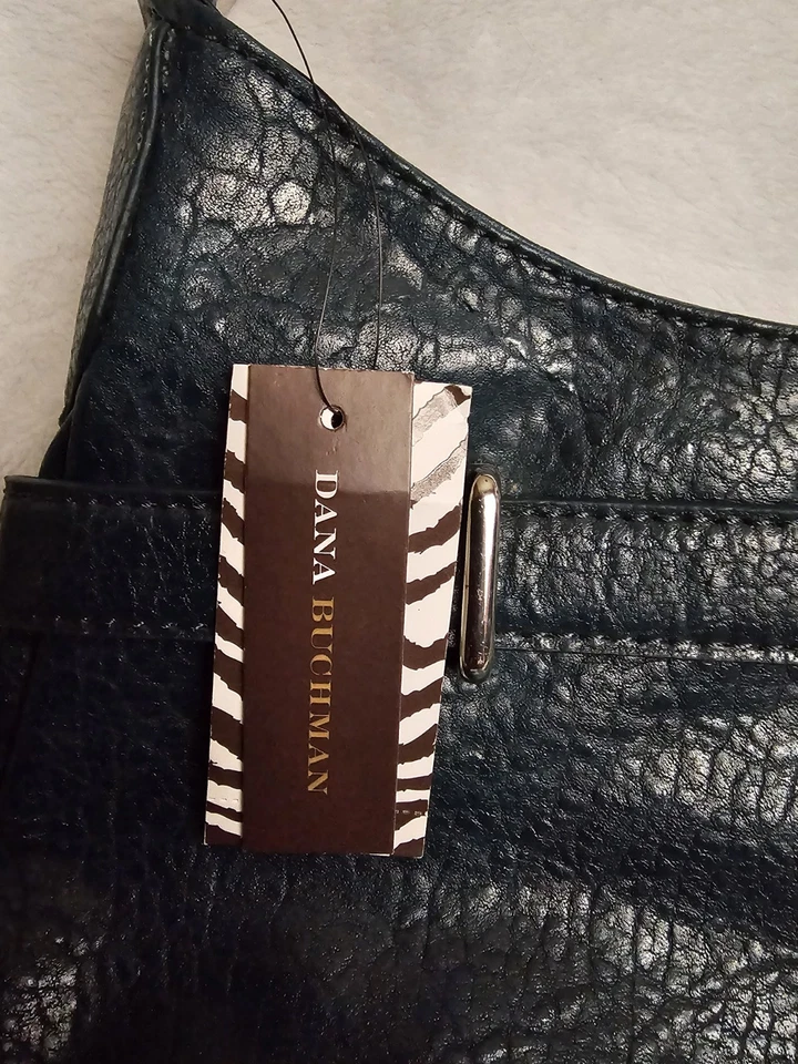 NUEVO CON ETIQUETAS Bolso Hobo de Hombro Dana Buchman Color Verde Azulado. Cuero sintético. Foto 3 de 4