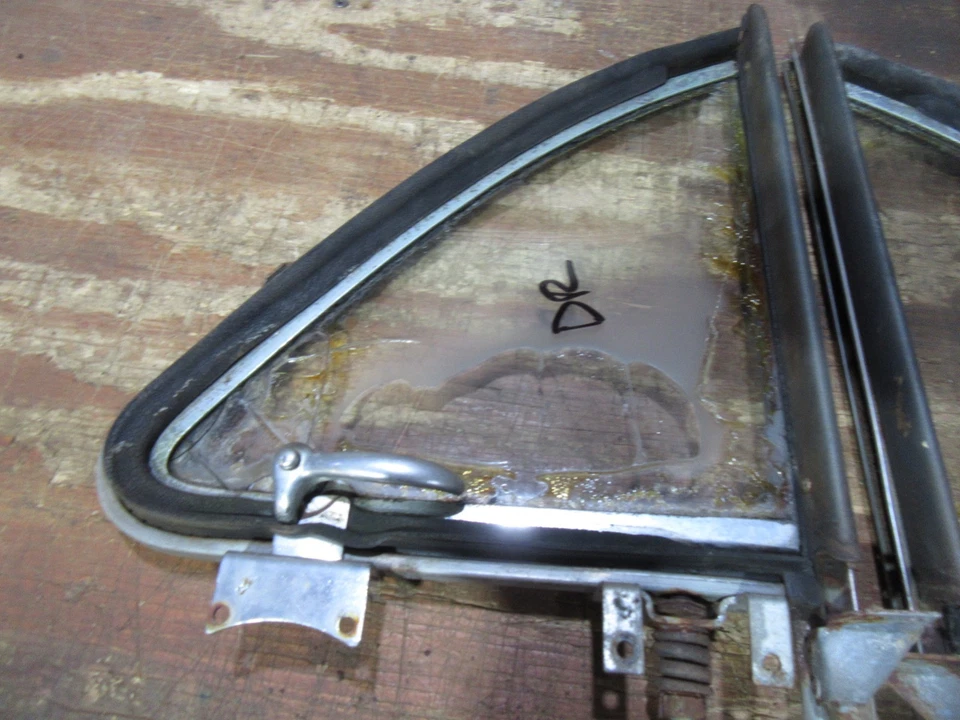 Chevrolet Stileline 1949 1950 sedán puerta ventilación ventana marco vidrio molduras piezas trasero Foto 3 de 4