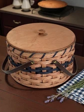 Amish Double Pie Carrier Basket Gingerich Style Round With Leather Handles