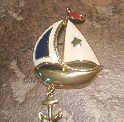 Signed AVON Vintage SAILBOAT BROOCH Pin Enamel  Costume Jewelry