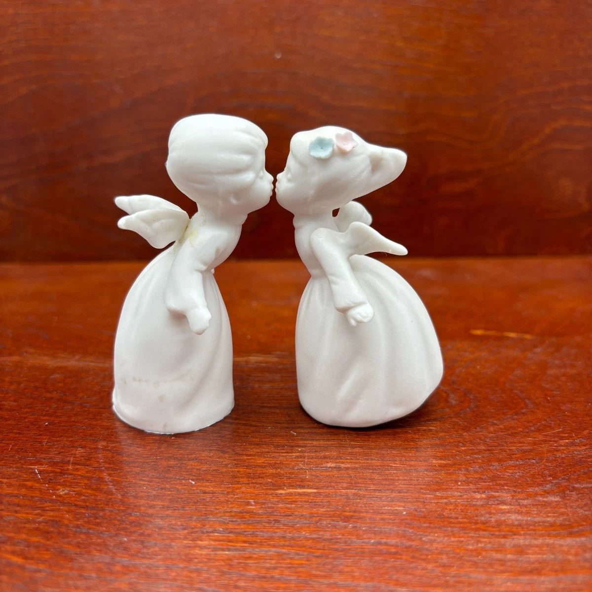 Vintage Kissing Angels In Christmas Angel Figures (1946-1990) for
