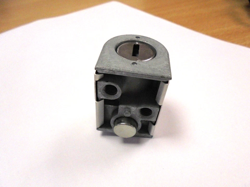 Genuine Honda Steering Handle Lock C50 C70 C90 CB250 CG125 CMX250 VT1100 Z50 NEW - Image 3 of 3