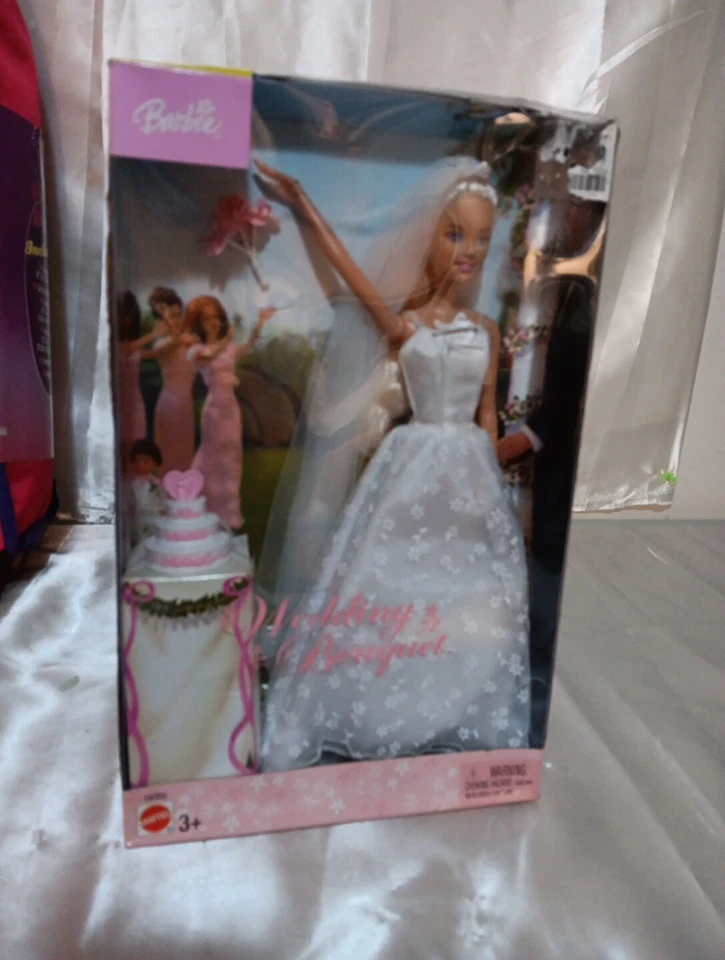 Muñeca Barbie con ramo de boda Mattel 2003 con pastel de boda y caja sellada Foto 2 de 4