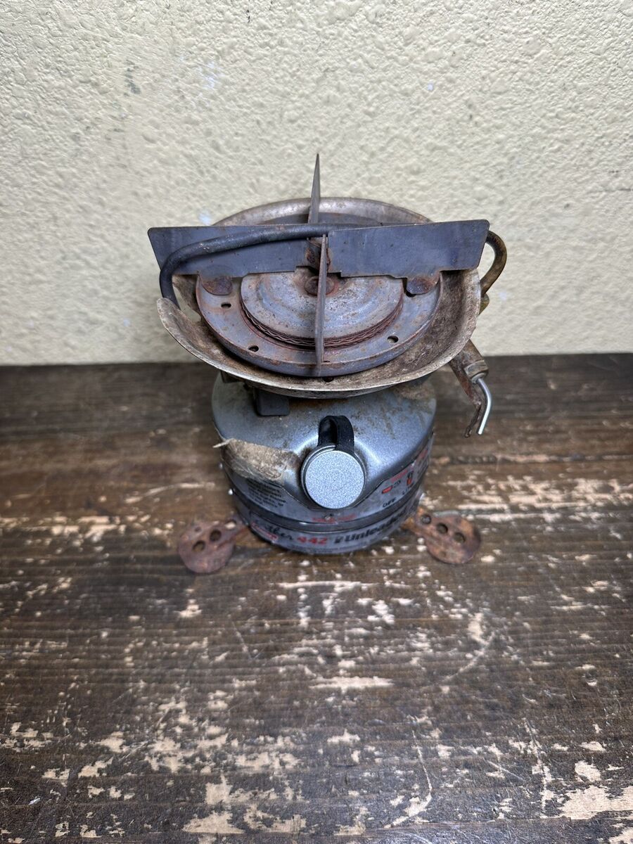 Coleman Feather 442 Dual Fuel Lightweight Backpack Stove Coleman Feather 442 Dual Fuel Lightweight Backpack Stove