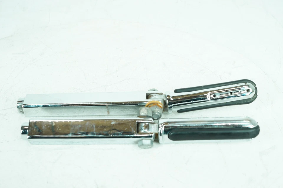 Harley Sportster XL883 2001 Hugger OEM estriberas delanteras derecha e izquierda carretera Foto 4 de 4