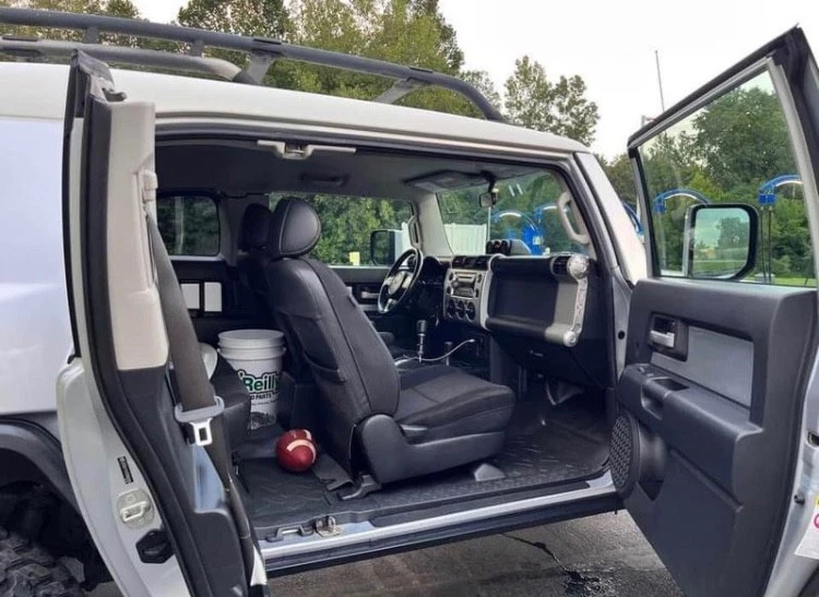 2007 Toyota FJ Cruiser  - Image 3 of 4