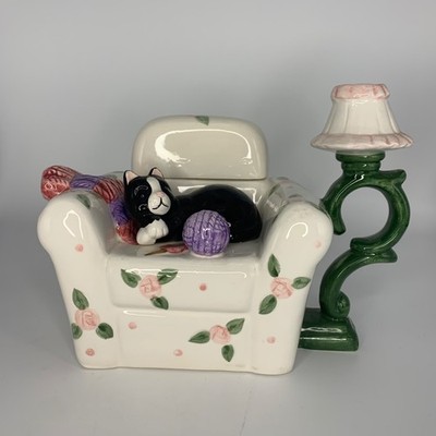 Vtg World Bazaars Inc Cat On Sofa With Lamp Tea Pot