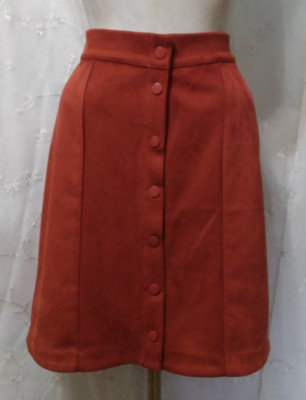 New T TAHARI Size 8 Vegan Suede Leather Skirt Snap Button Front Spice