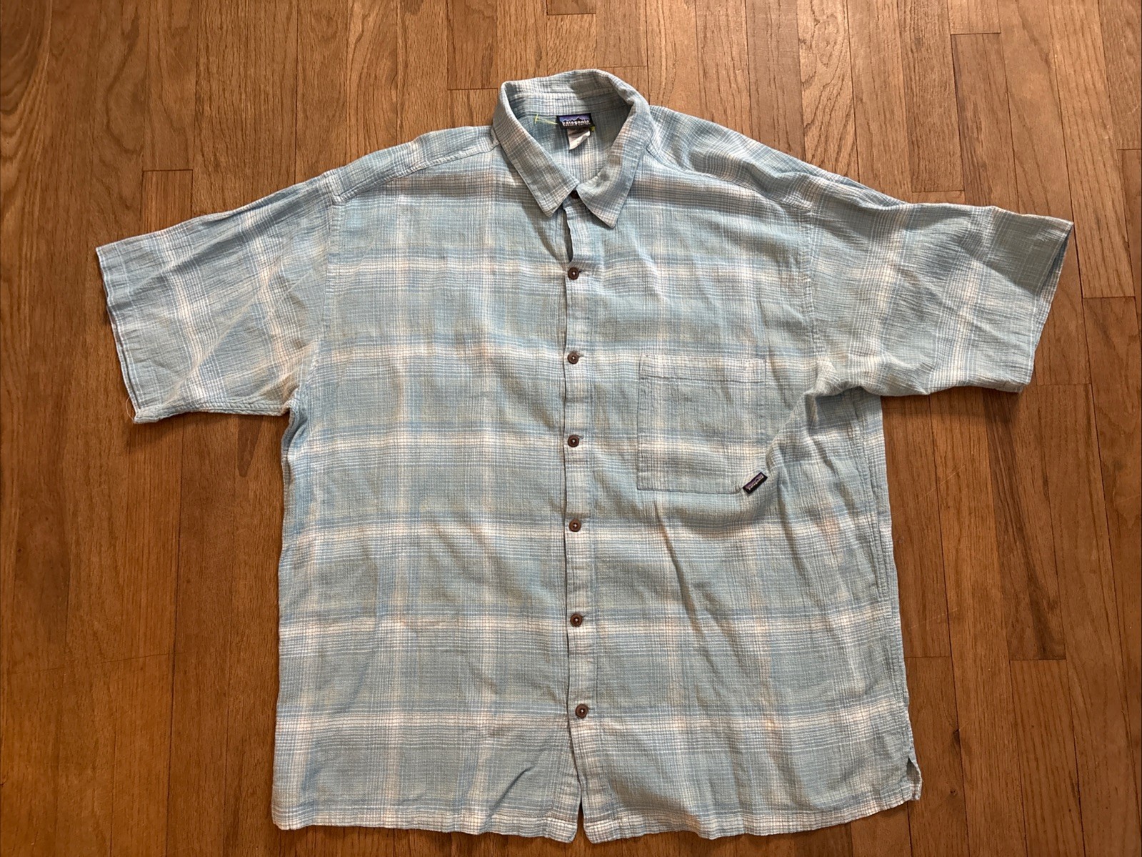 patagonia shirt Men’s 2XL Organic Cotton Short Sleeve Button Up Blue
