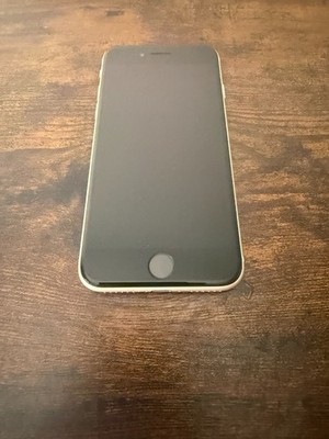 Apple iPhone SE (2022) - 64 GB - Starlight (Unlocked) - Good Condition