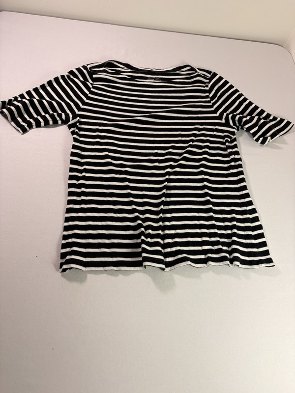 Charter Club Petite Top With Black And White Design/ 100% Pima Cotton /Bin A1