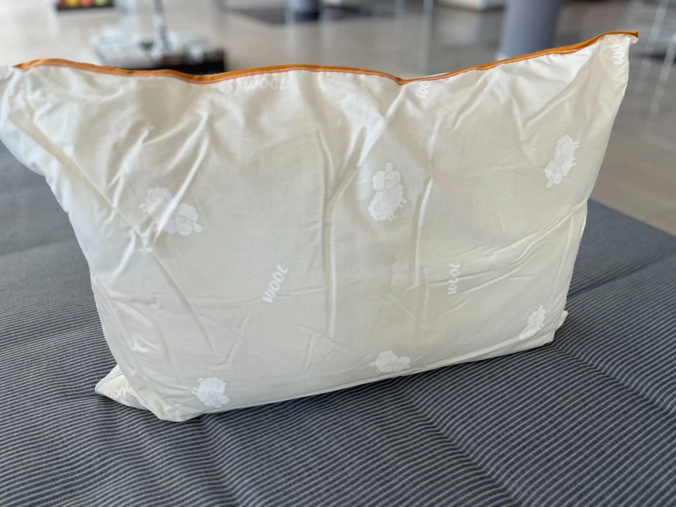 100% Natural Sheep Wool Pillow 50 X 70 Cm - Image 3 of 3