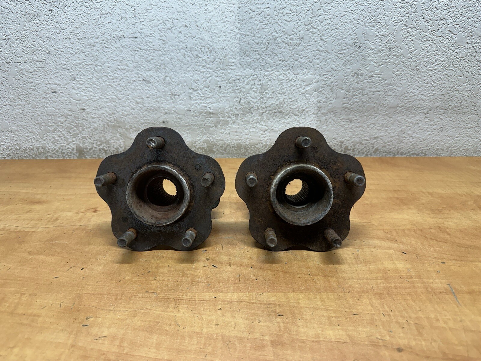 Upgrade your 95-98 Nissan 240sx S14 with S13 bolt-on 5-lug wheel hubs pair for left and right sides