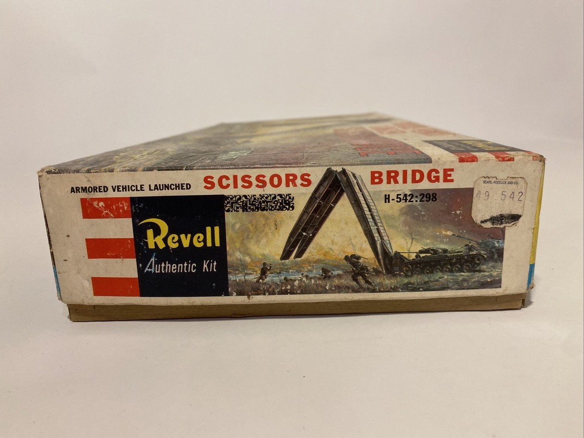 VINTAGE Revell Armored Vehicle Scissors Bridge M48 Tank VINTAGE Revell Armored Vehicle Scissors Bridge M48 Tank