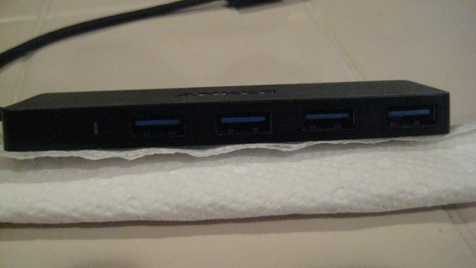 Anker 4-Port Ultra-Slim USB 3.0 Data Hub Model A7516 - Image 2 of 4